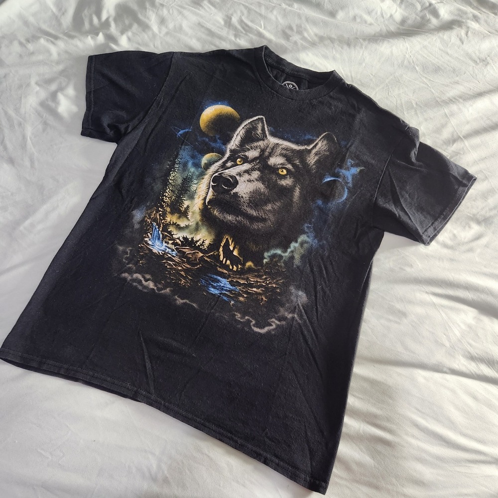 Wolf T-Shirt Medium M Black Glowing Eyes Howling Wolves Moon Nature Wildlife